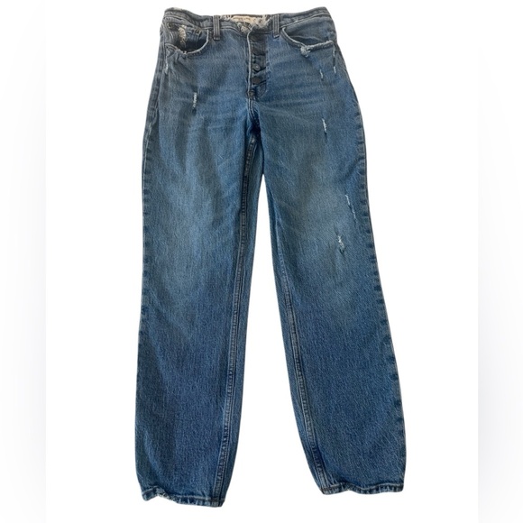 Abercrombie & Fitch High Rise Distressed Mom Jean - Picture 2 of 7